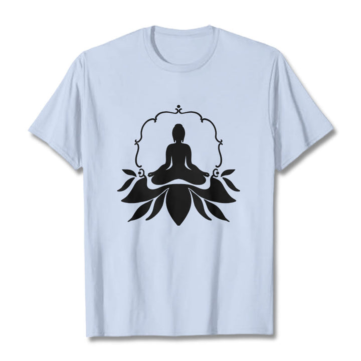 草の上に座るBuddha StonesTシャツ - ライトシアン - 2XL - image 18