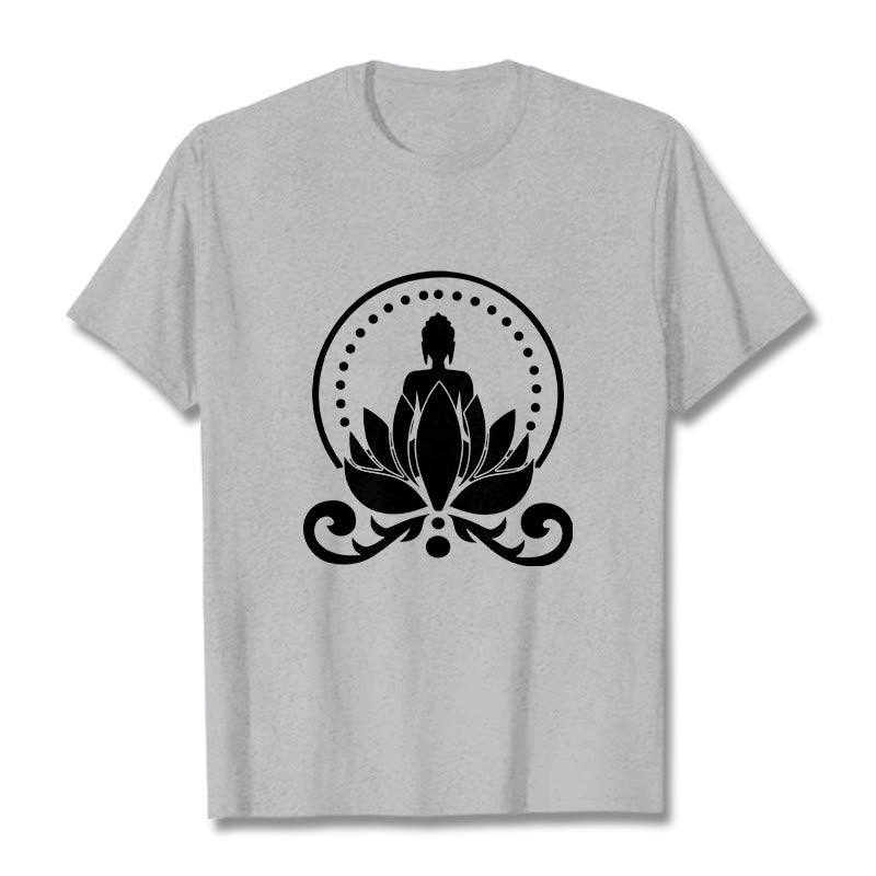Buddha Stones瞑想 蓮の花に座る仏陀のTシャツ - ライトグレー - 2XL - image 19