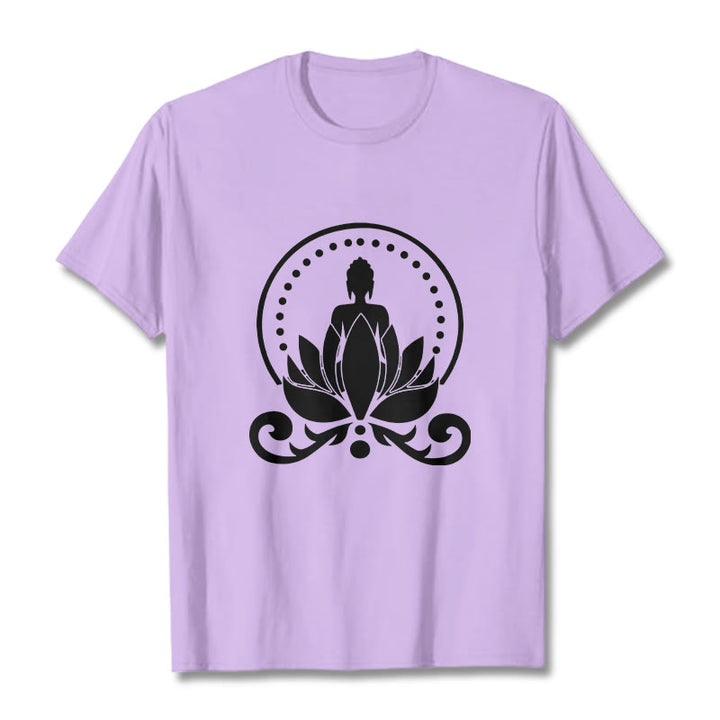 Buddha Stones瞑想 蓮の花に座る仏陀のTシャツ - 梅 - 2XL - image 17