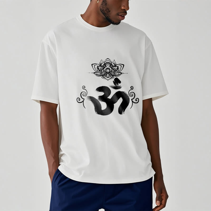Buddha Stonesオムシンボル サンスクリット フローラルTシャツ - image 1