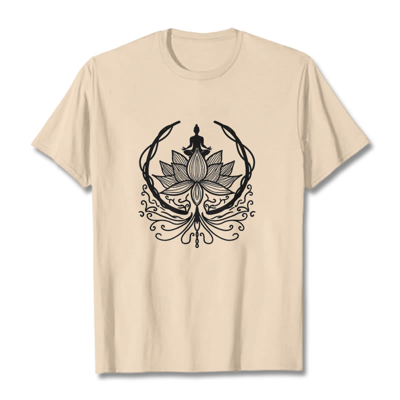 Buddha Stones瞑想 蓮の花の中に座る仏陀のTシャツ - ビスク - 2XL - image 11