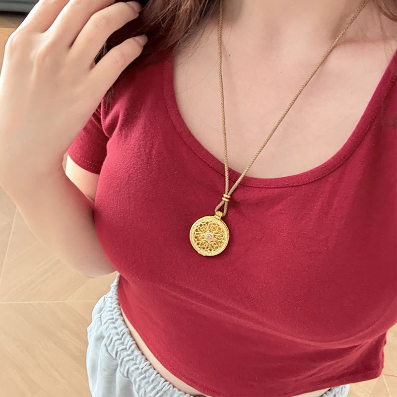 Buddha Stones オーム・マニ・パドメ・フム開閉式銅メッキゴールド富のネックレスペンダント - image 3