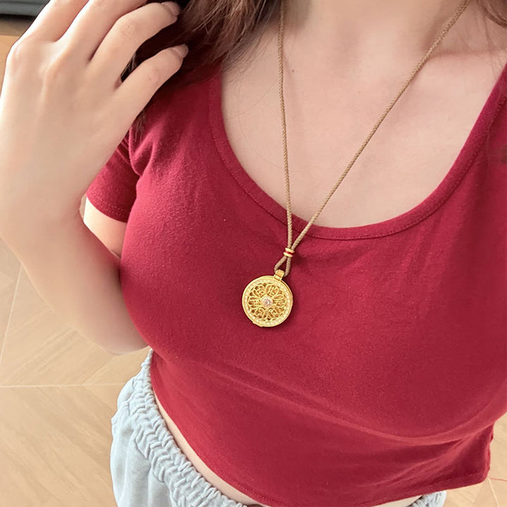 Buddha Stones オーム・マニ・パドメ・フム開閉式銅メッキゴールド富のネックレスペンダント - image 3
