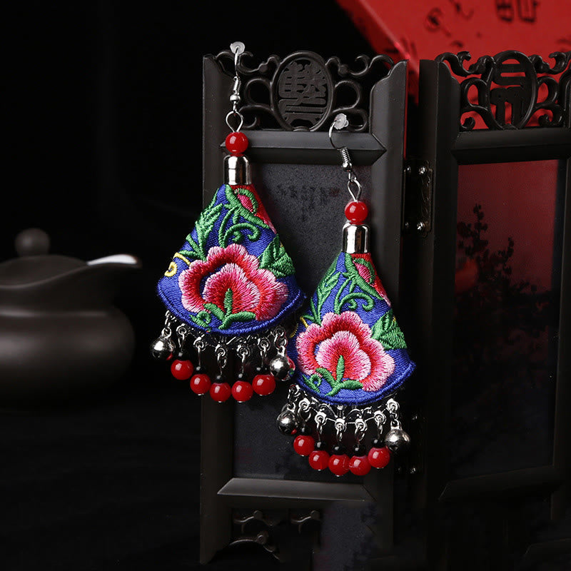 Buddha Stonesハンドメイドのイ族刺繍フラワーハーモニーイヤリング - 青と赤の花（合金支柱） - image 7