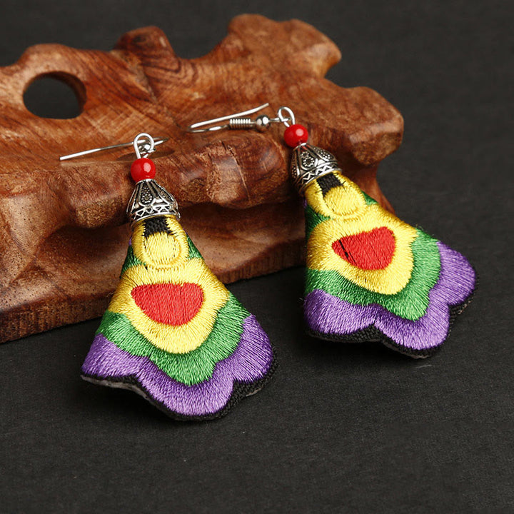 Buddha Stonesの手作りカラフルなイ族の刺繍のハーモニーイヤリング - 最外層色：紫（合金支柱） - image 2