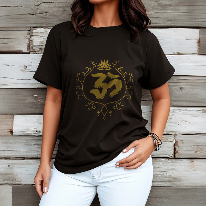 Buddha Stones、オーム、蓮の花、つる模様、瞑想コットンTシャツ - image 4