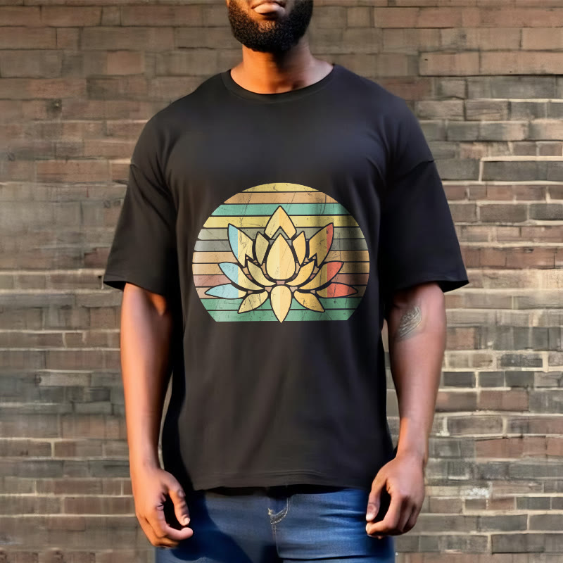 Buddha Stonesカジュアルレトロストライプ背景蓮の花柄コットンTシャツ - image 3