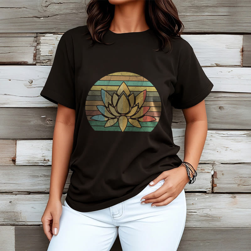 Buddha Stonesカジュアルレトロストライプ背景蓮の花柄コットンTシャツ - image 4