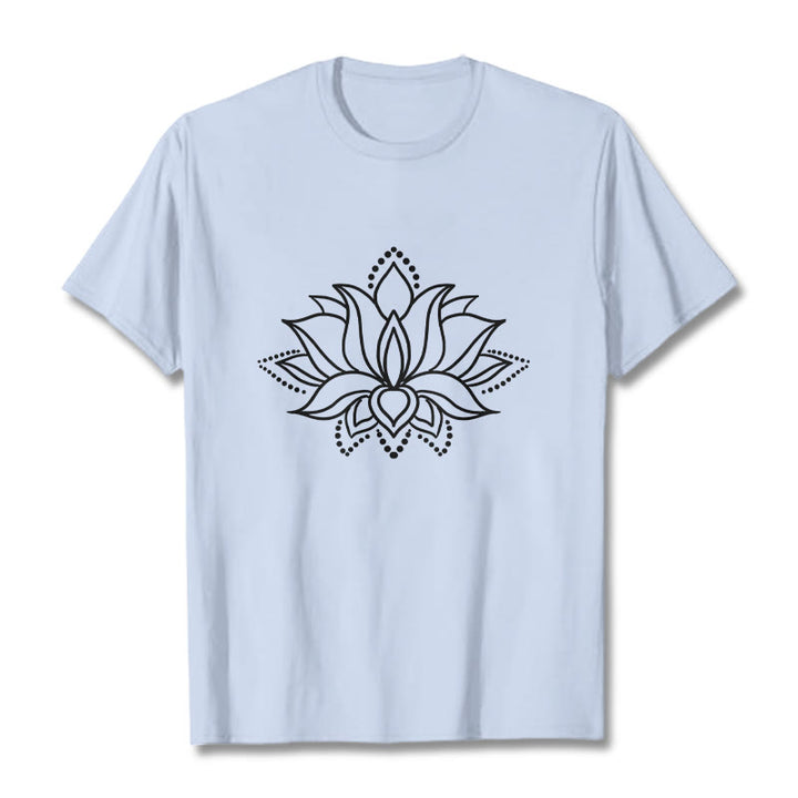 Buddha Stonesと蓮の花柄のシンプルなデザインのコットンTシャツ - ライトシアン - 2XL - image 19
