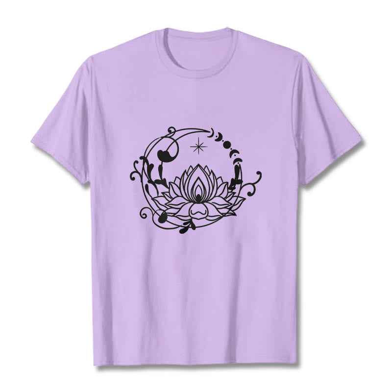 Buddha Stonesのシンプルなデザイン、蓮の花、月、流れる蔓模様のコットンTシャツ - 梅 - 2XL - image 17