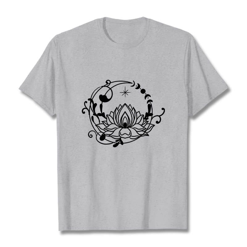 Buddha Stonesのシンプルなデザイン、蓮の花、月、流れる蔓模様のコットンTシャツ - ライトグレー - 2XL - image 20