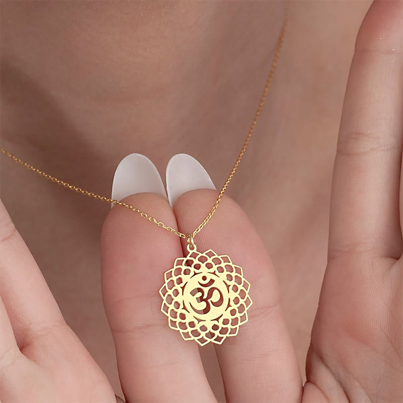 Buddha Stones中空蓮華デザイン Omシンボル ステンレススチール コネクションネックレス ペンダント - 金 - image 1