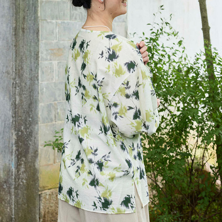 Buddha Stonesと緑の花柄の葉っぱのレースアップボタン長袖レディースシャツ（高齢者向け） - image 3