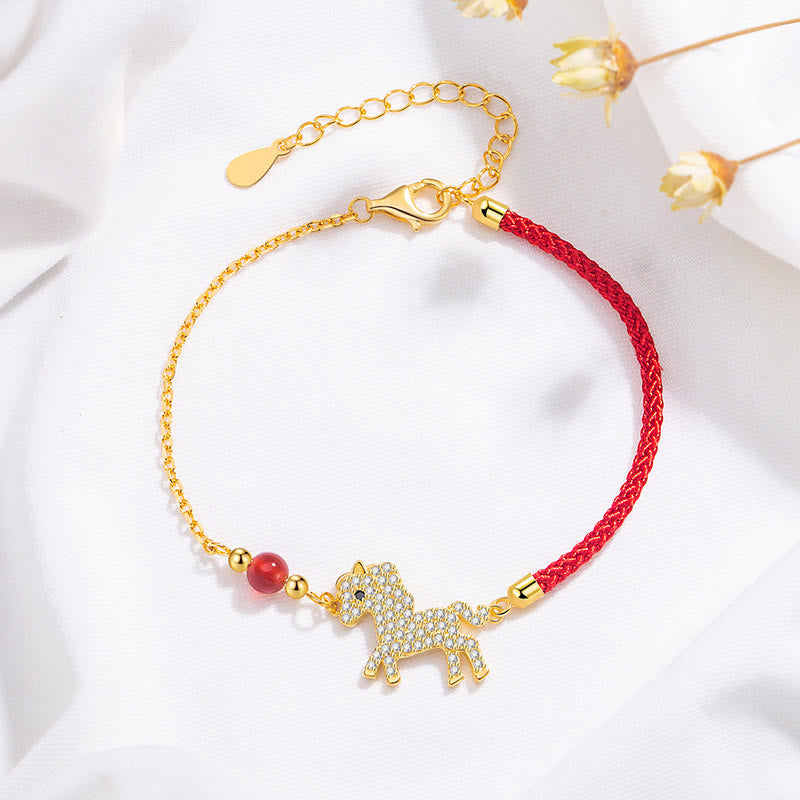 Buddha Stones 925スターリングシルバーメッキ 18Kゴールド 馬チャーム赤紐ストレングス 編み込みブレスレット - 馬（手首周り14～18cm） - image 0