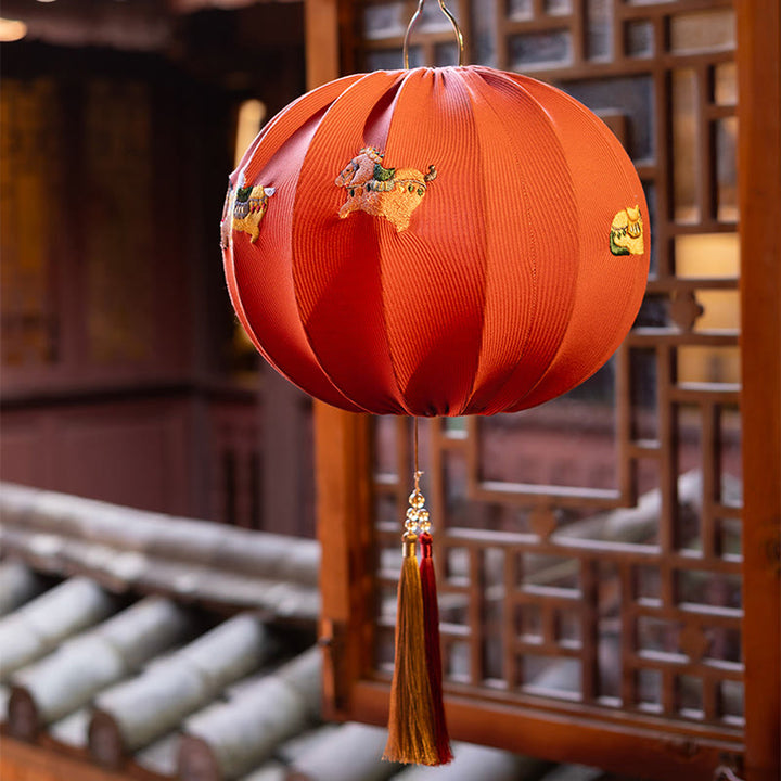 Buddha Stones 午年赤紐福文字 刺繍 力強い吊り飾り - image 3