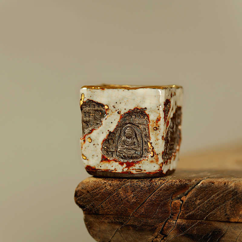 Buddha Stones 手描きの敦煌仏志野陶器ティーカップカンフーティーカップ - スクエアカップ 5.5cm×5.7cm×100ml - image 0