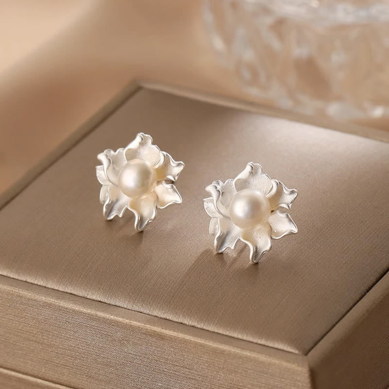 Buddha Stones 天然真珠と銅の花をモチーフにしたヒーリングスタッドピアス - image 2