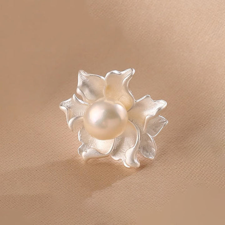 Buddha Stones 天然真珠と銅の花をモチーフにしたヒーリングスタッドピアス - image 3