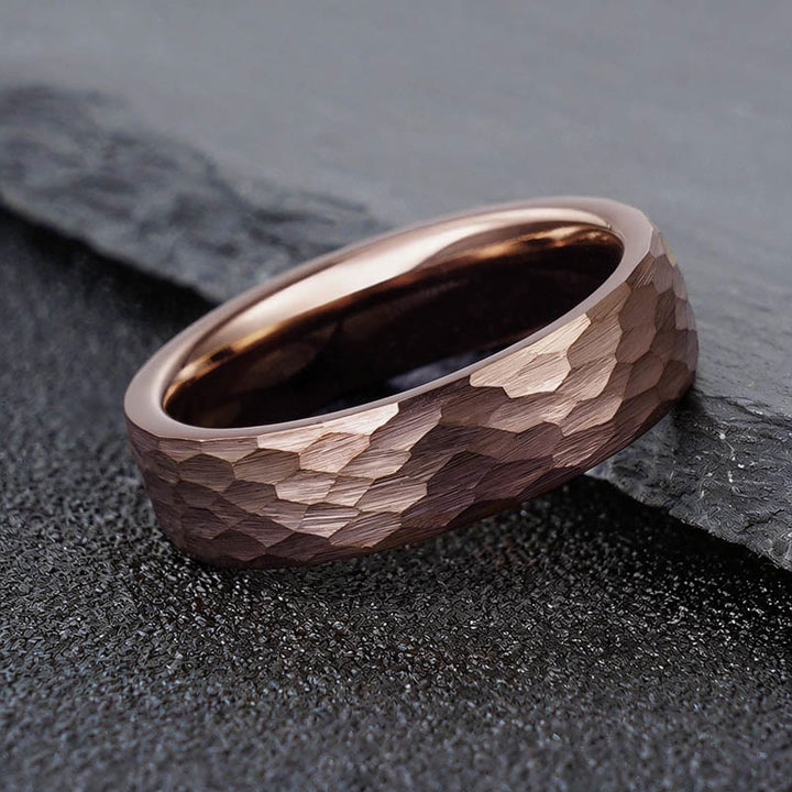 Buddha Stones シンプルな槌目模様のタングステン鋼製信頼性リング - image 0