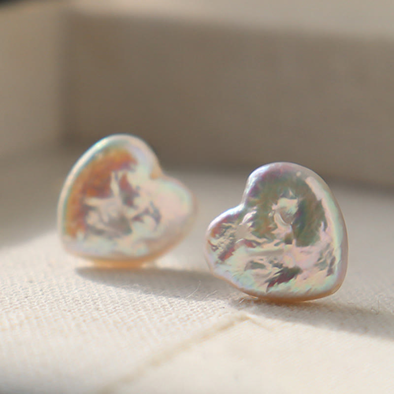 Buddha Stones レトロなパールハート型デザインの知恵のスタッドピアス - image 1