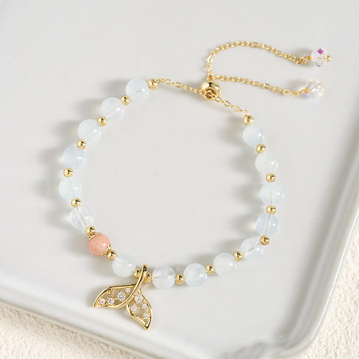 Buddha Stones 天然アクアマリンと金メッキの銅製フィッシュテールセレニティブレスレット - image 3