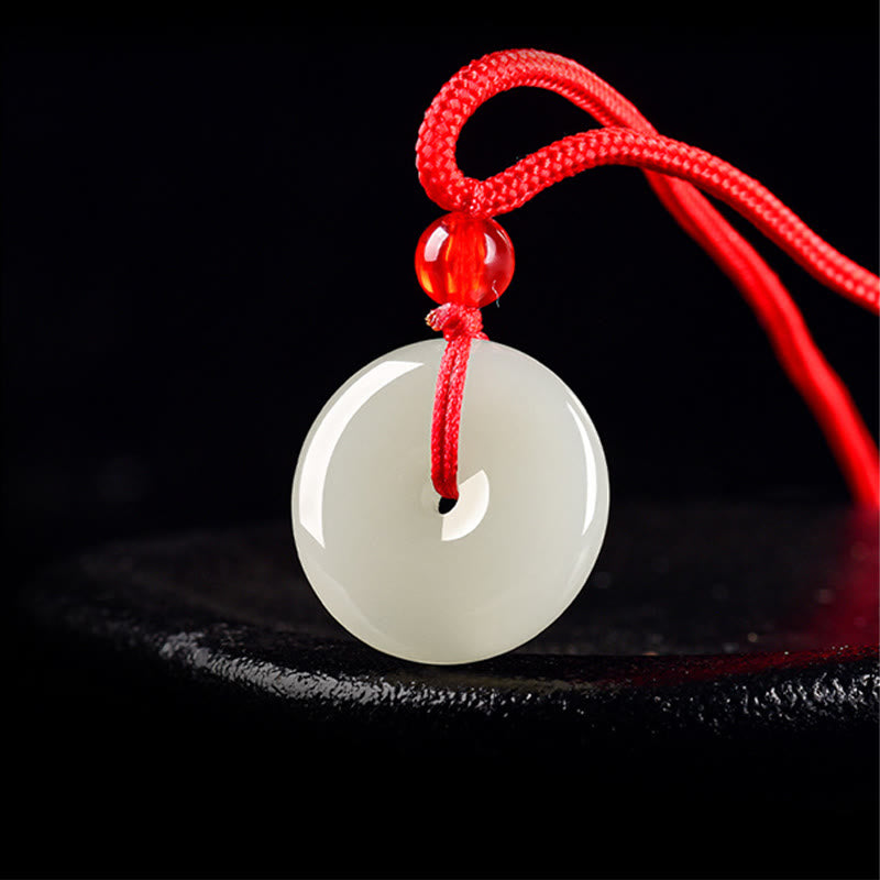 Buddha Stones 翡翠の平和のお守りチャーム、豊穣の赤いロープネックレスペンダント - image 2