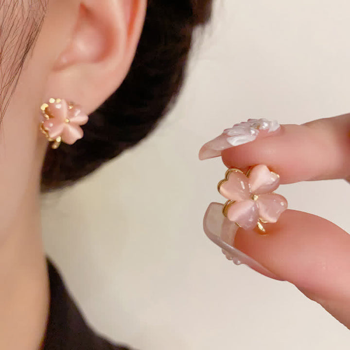 Buddha Stones 回転式デザインの四つ葉のピンクのキャッツアイ型スタッドピアス - image 4