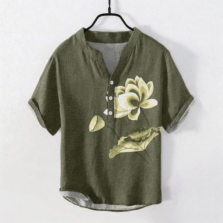 Buddha Stones コットン水彩蓮柄メンズ半袖ハーフボタンシャツ - ダークオリーブグリーン - US/UK/AU50、EU60（5XL） - image 0