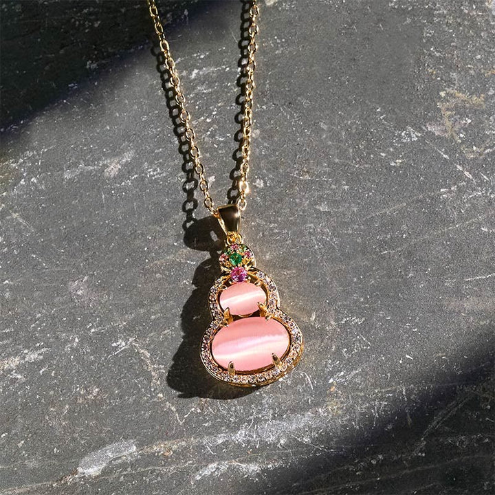 Buddha Stones ピンクカルセドニーのひょうたん型オプティミズムネックレスペンダント - image 1