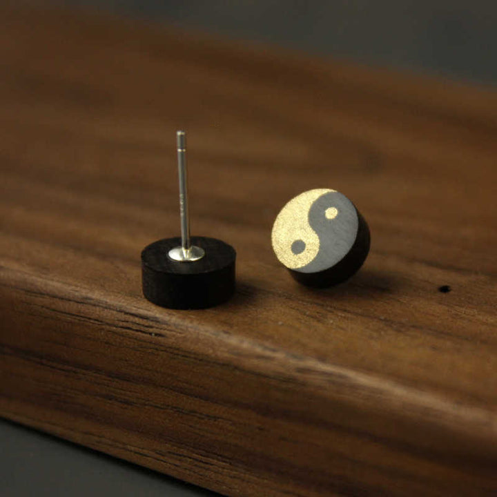 Buddha Stones 黒檀陰陽バランススタッドピアス - 陰陽(925 スターリングシルバーポスト) - image 0