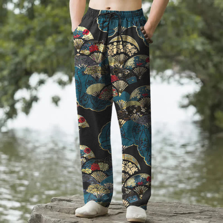 Buddha Stones 綿素材のオリエンタル扇子柄のメンズテーパードパンツ（ポケット付き） - 黒 - US/UK/AU50、EU60（5XL） - image 0
