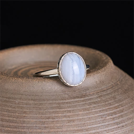 Buddha Stones 天然ブルーレースアゲートのラウンドバランスリング - image 2