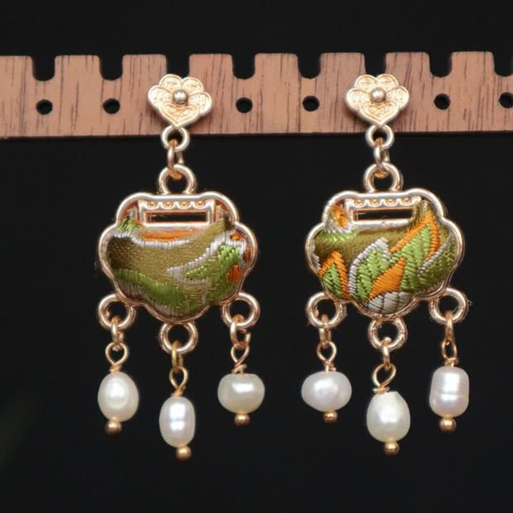 Buddha Stones ソンブロケード手織りシルクアート平和の鍵パール保護ドロップイヤリング - シルバー（良縁祈願♥穏やかさ） - image 0