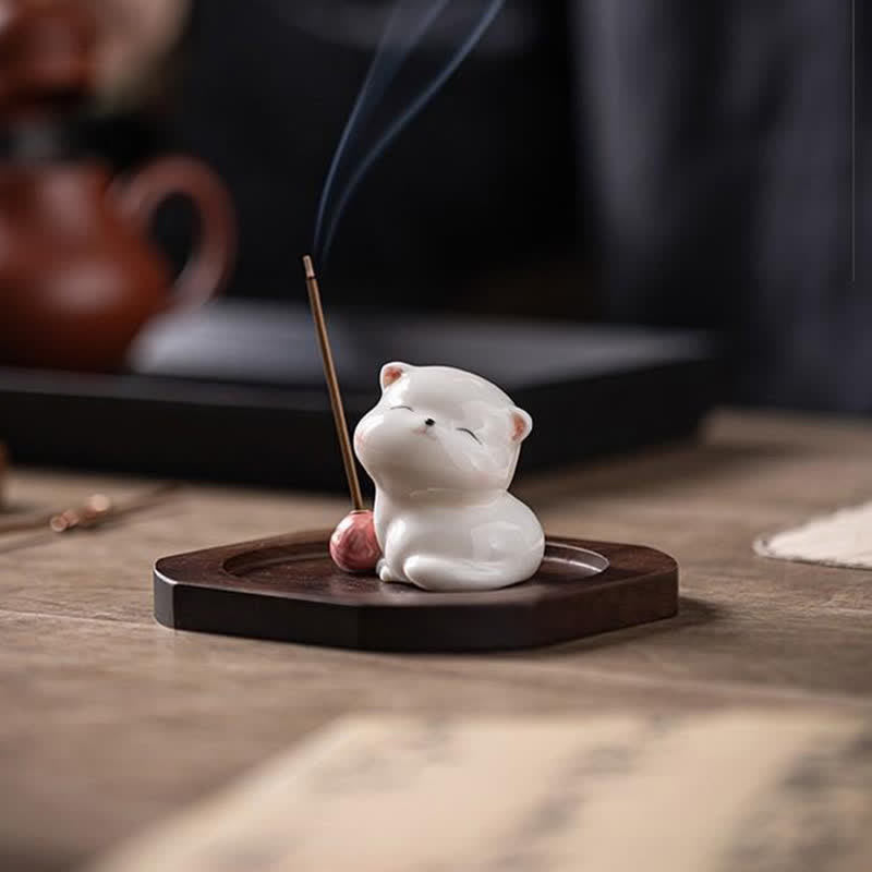 Buddha Stones ポンポン付きミニマルホワイトセラミック猫型お香立て（お香は付属しません） - image 2