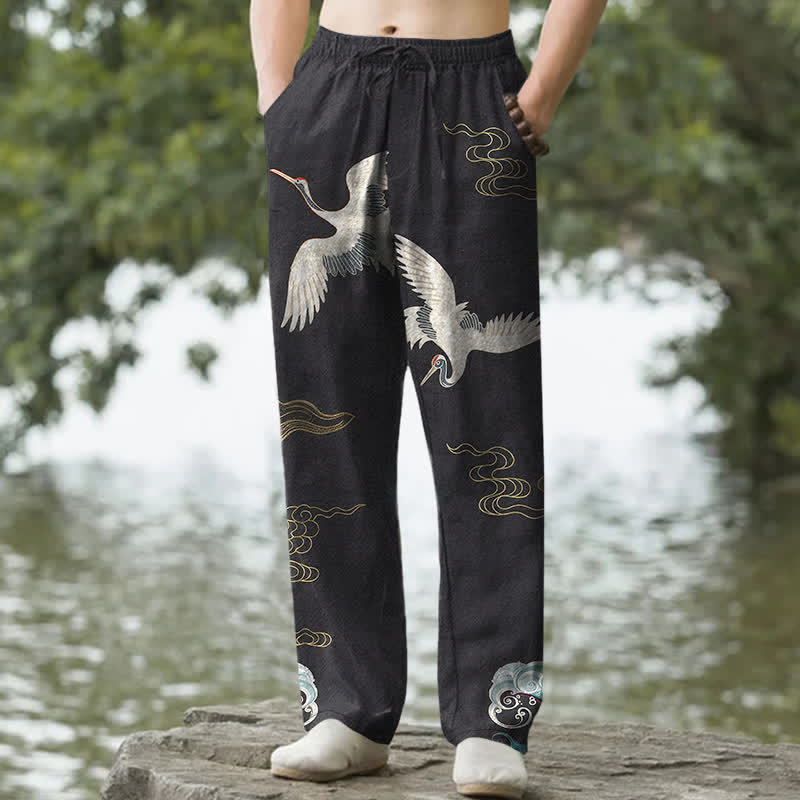 Buddha Stones 綿素材の鶴、雲、波模様のメンズテーパードパンツ（ポケット付き） - 黒 - US/UK/AU50、EU60（5XL） - image 0