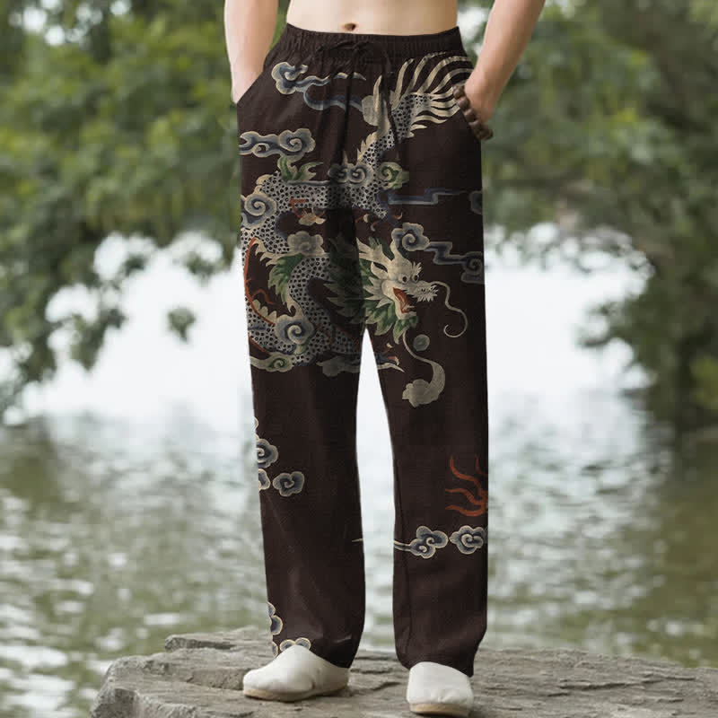 Buddha Stones コットン素材の龍雲柄メンズテーパードパンツ（ポケット付き） - サドルブラウン - US/UK/AU50、EU60（5XL） - image 0