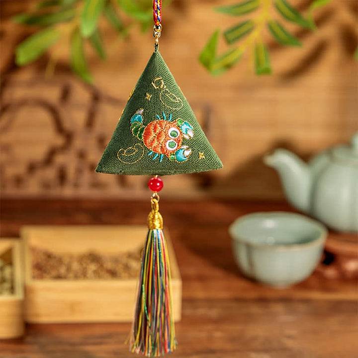 Buddha Stones 刺繍粽子型チャーム三角形 さそり かわいい動物装飾 - グリーンスコーピオン - image 0