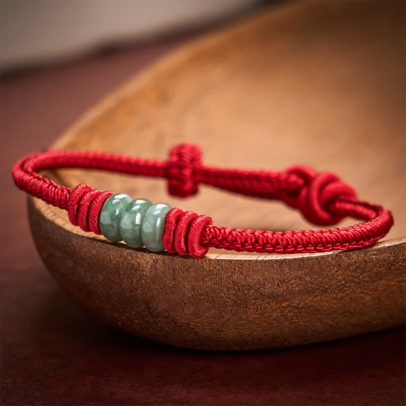 Buddha Stones 手作りの赤紐と翡翠を使った、保護を象徴する編み込みスライドノットブレスレット - image 2
