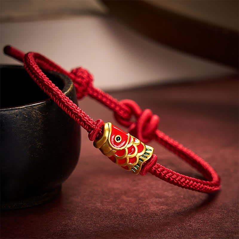 Buddha Stones 手編みの赤紐で鯉をモチーフにした、強度調節可能な編み込みコードブレスレット - 濃い赤 - 5.91～7.48インチ（15～19cm） - image 0