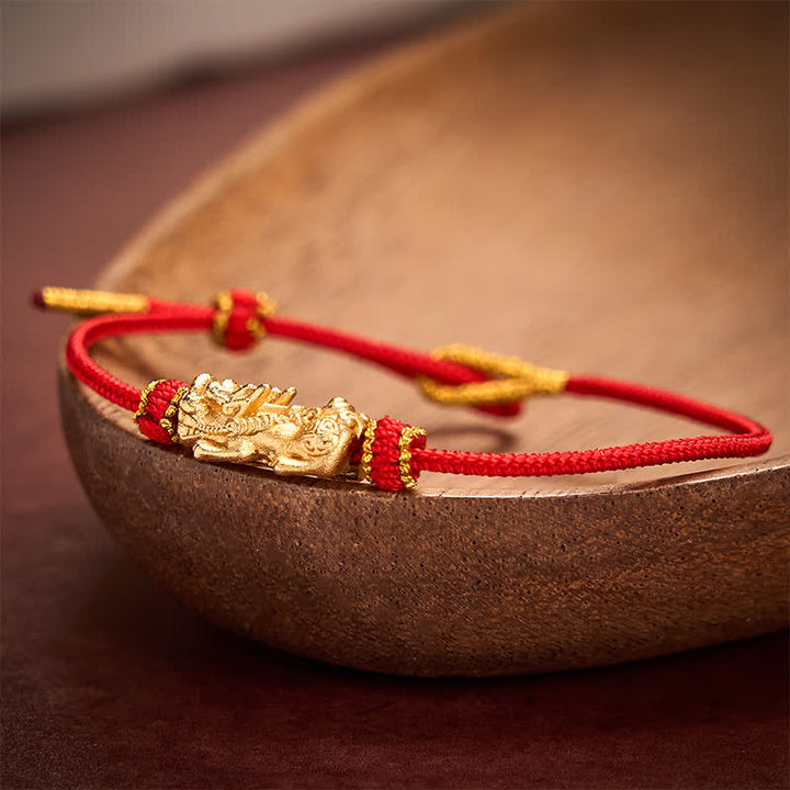 Buddha Stones 手織りの赤紐で作られた貔貅（ひきゅう）の幸運ブレスレット - image 1