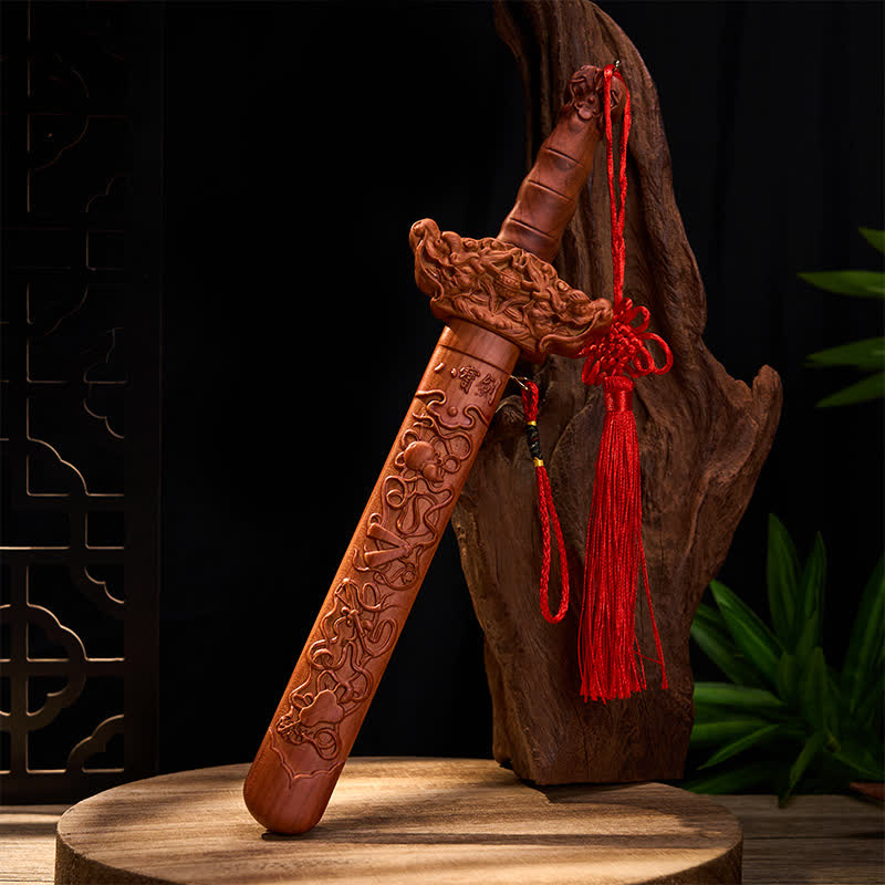 Buddha Stones 手彫りの桃材製龍剣儀式装飾品 - image 7