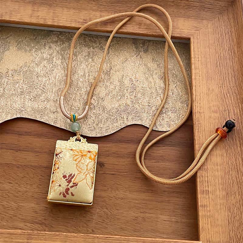 Buddha Stones ソンブロケード花柄ハーモニー編み込み長方形ネックレス - 黄色（同系色 – 柄は異なる場合があります） - image 2