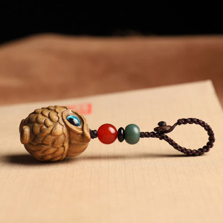 Buddha Stones 緑白檀製フクロウの静寂をモチーフにした手彫り編み込みキーホルダー - image 1