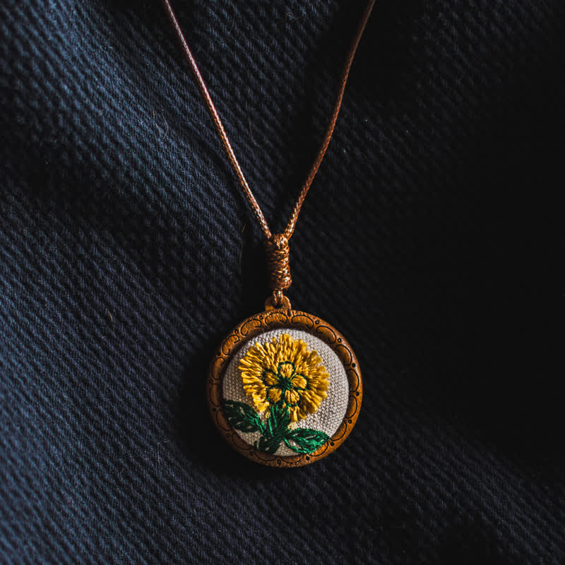 Buddha Stones 木製手彫り刺繍花蝶グラウンディングラウンドネックレス - image 3
