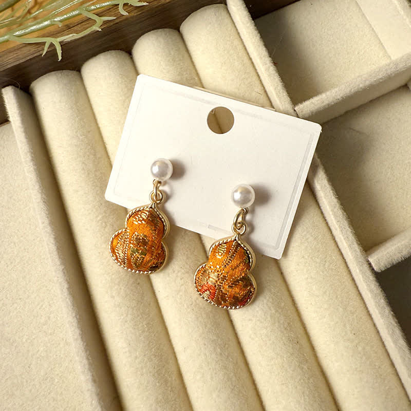 Buddha Stones 宋錦真珠ひょうたんヒーリングハンドメイドスタッドピアス - オレンジ（同系色 – 柄は異なる場合があります） - image 7