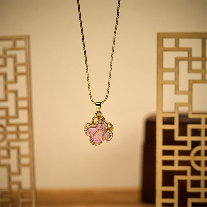 Buddha Stones 銅製の回転式ハートと四つ葉のクローバーが象嵌されたピンクのブロケードのハーモニックコネクションネックレス - image 4