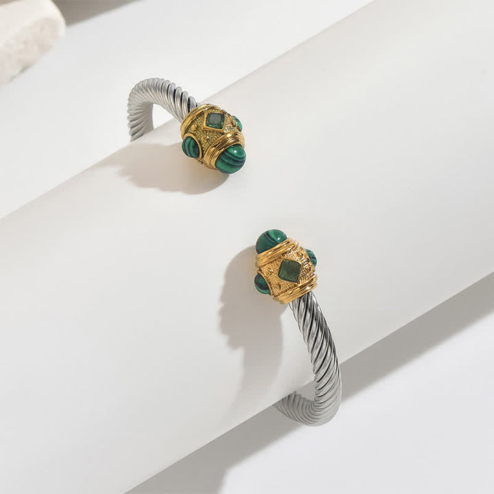 Buddha Stones ステンレススチール製スパイラルエナジーツートーンカフブレスレット - 黄色（グリーンの宝石アクセント） - image 0