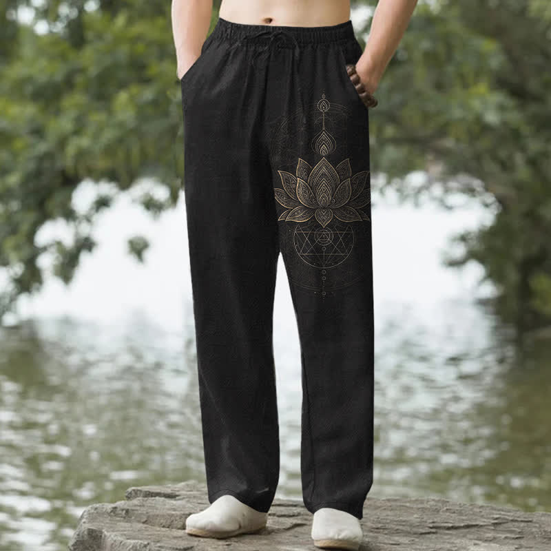 Buddha Stones コットン素材の蓮の花模様柄メンズテーパードパンツ（ポケット付き） - 黒 - US/UK/AU50、EU60（5XL） - image 0