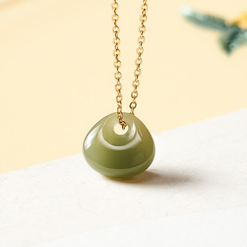 Buddha Stones 翡翠の子供用ロック幸運ミニペンダントネックレス - 925スターリングシルバー（良縁祈願♥穏やかさ） - 天然翡翠（色味は個体差があります） - image 0