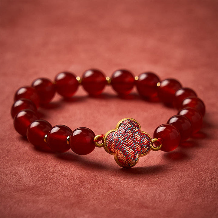 Buddha Stones 赤瑪瑙の歌錦四つ葉のクローバー良縁祈願チャームブレスレット - レッドアゲート（同系色 - 模様は個体差あり） - image 0
